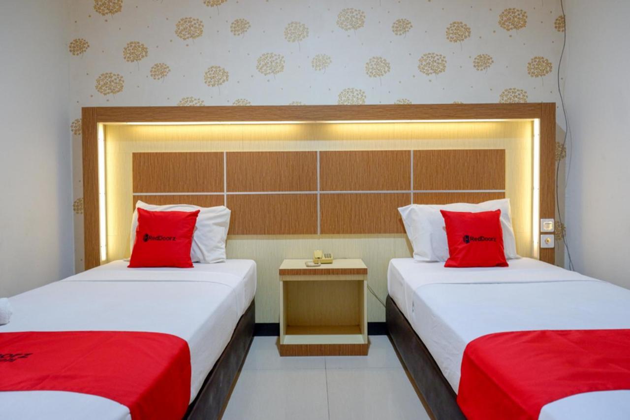 Reddoorz @ Hotel Bumi Palupy Bagian luar foto